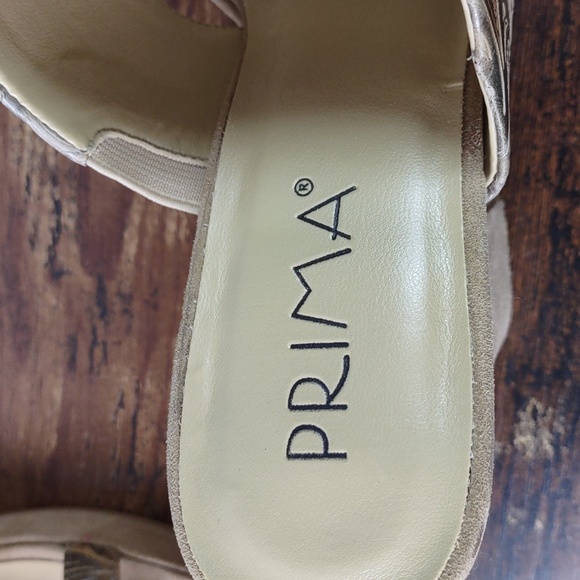 Prima Tooled Faux Leather Platform Heels - Picture 11 of 11
